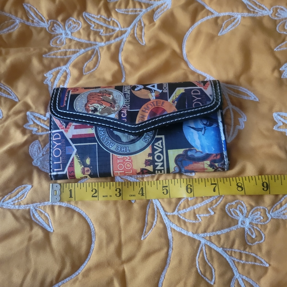 Sydney Love wallet